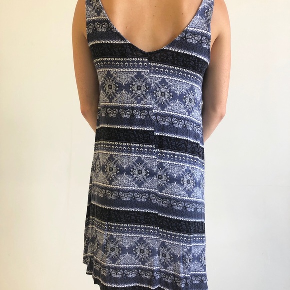 Patterned Dress - Picture 3 of 4